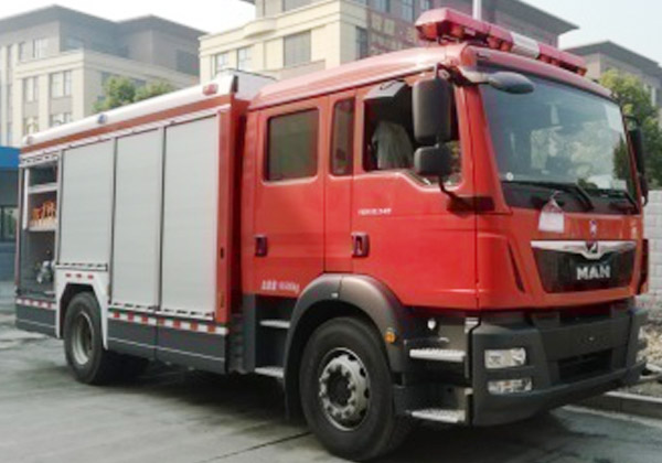 壓縮空氣泡沫消防車
